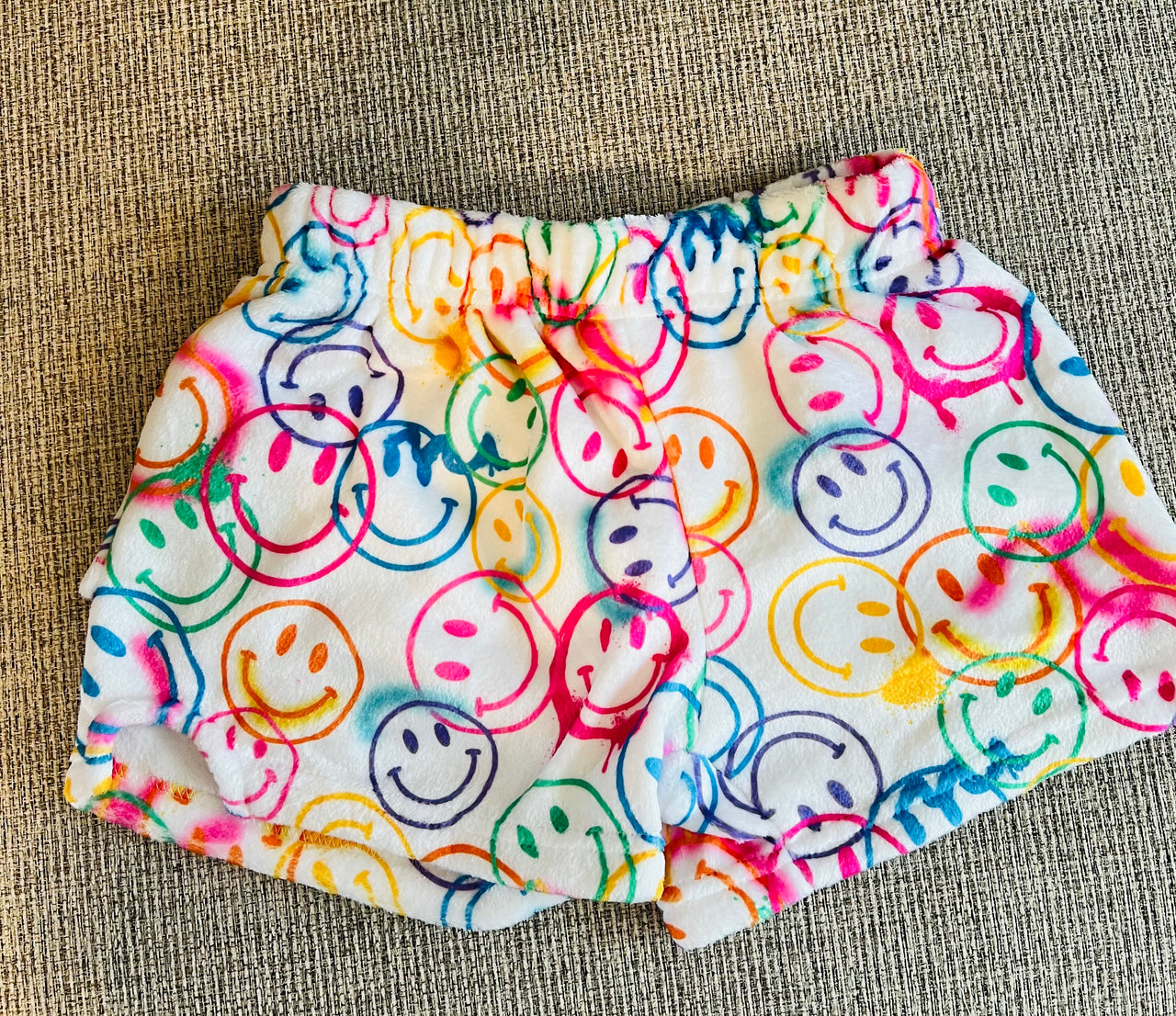 ISCREAM SMILES EVERYWHERE PLUSH SHORTS