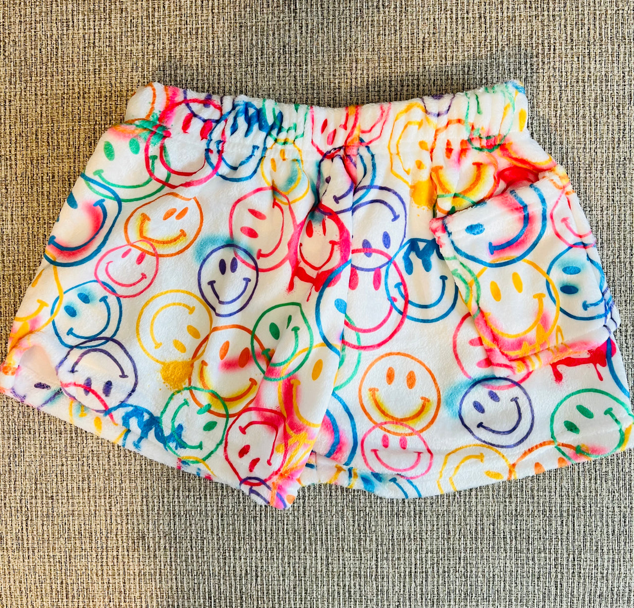 ISCREAM SMILES EVERYWHERE PLUSH SHORTS